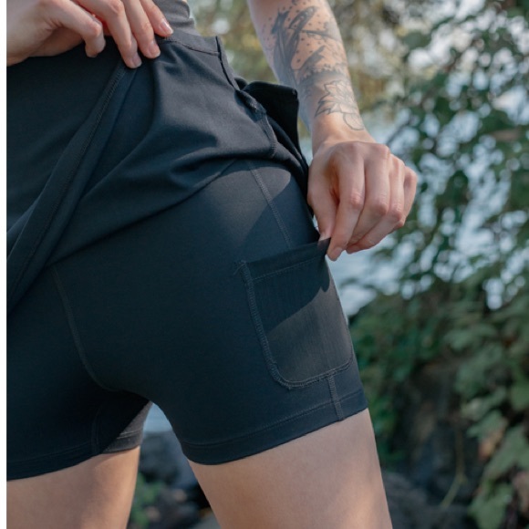 GIRLFRIEND COLLECTIVE Chartreuse Skort - Picture 2 of 5